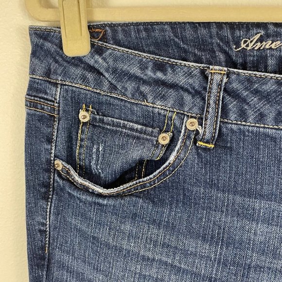 American Eagle Favorite Boyfriend Distressed Jeans Size 12 Short - Picture 3 of 10